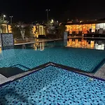 Hotel Sparkle Inn