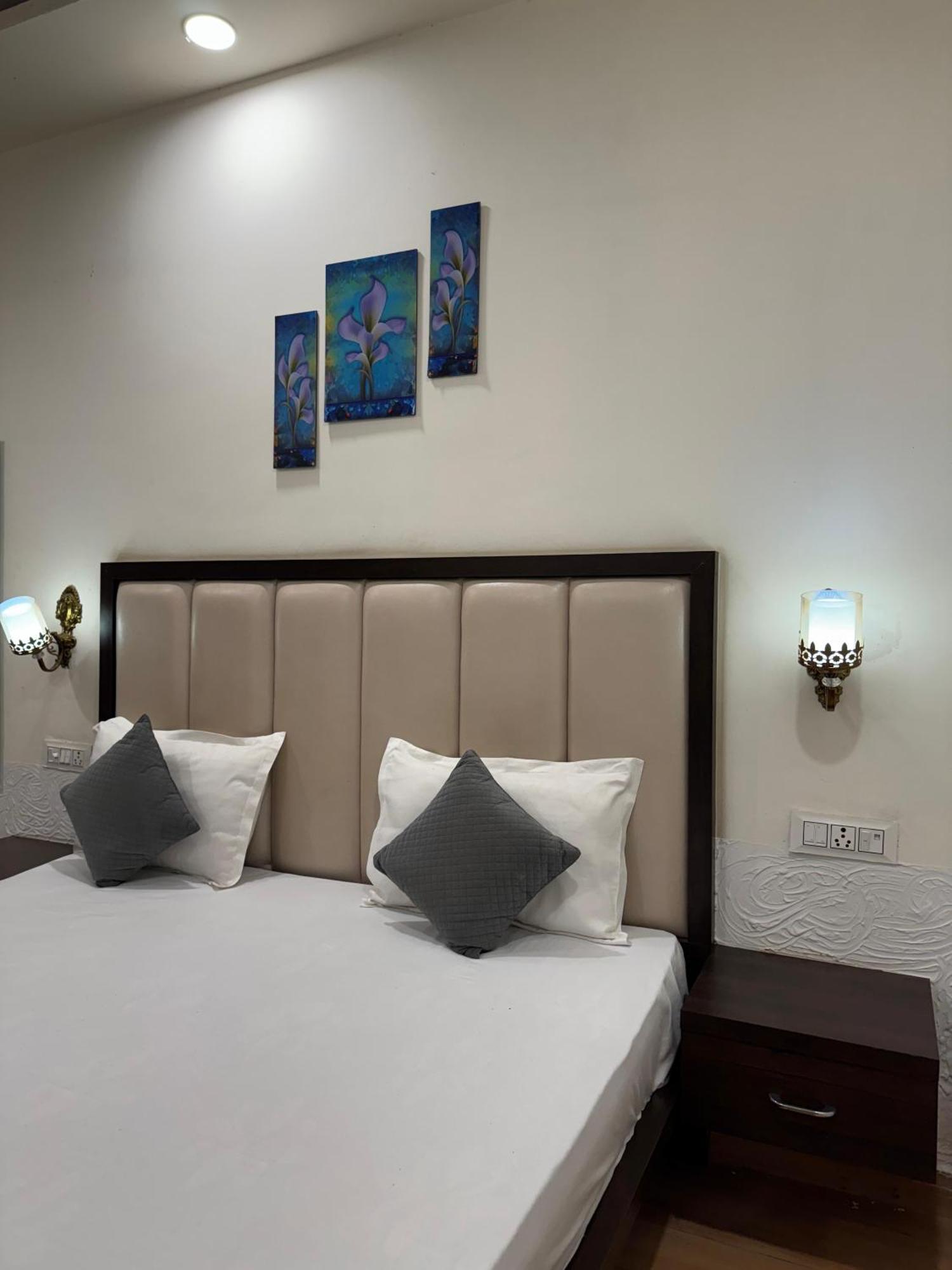 Hotel Sparkle 3*
