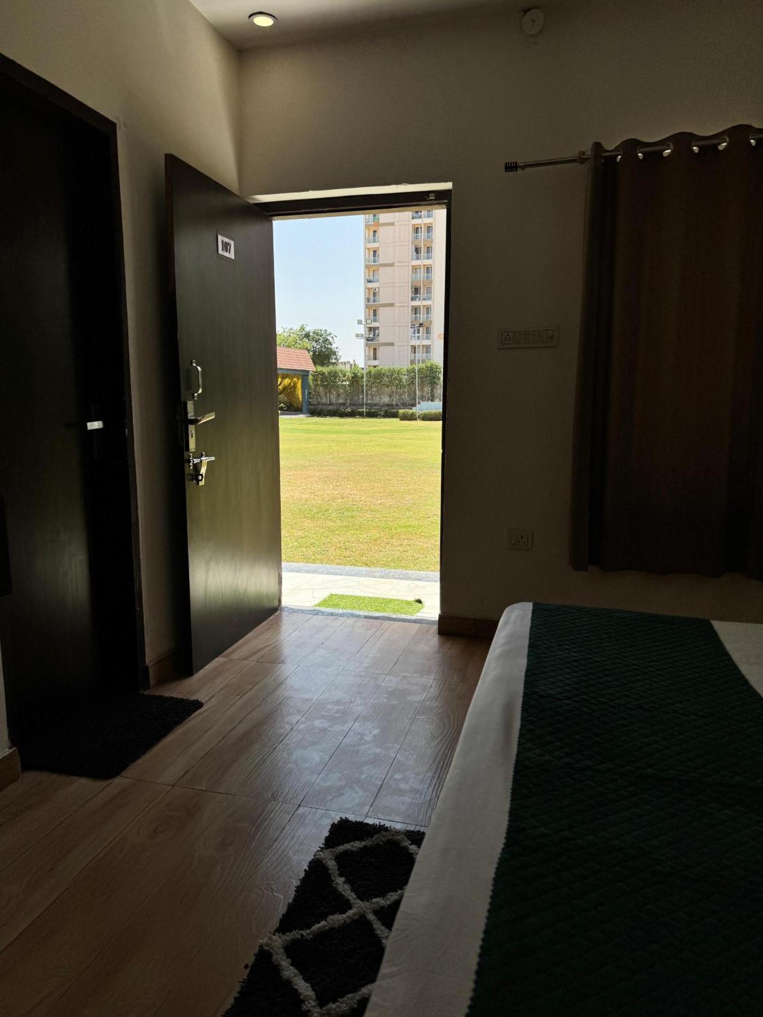 Sparkle Hotel 3*