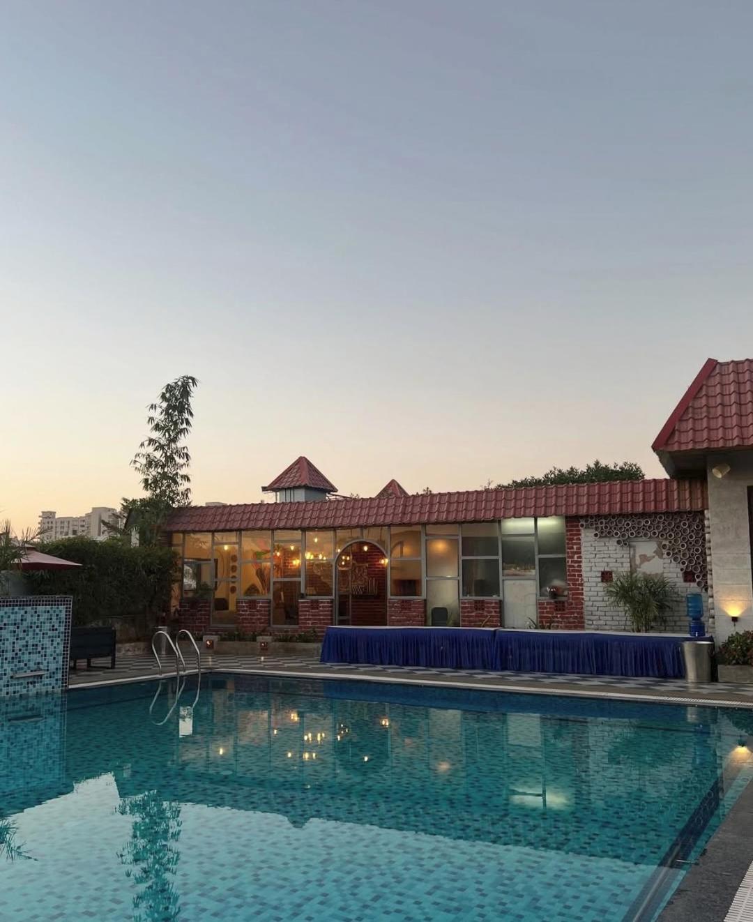Hotel Sparkle 3*