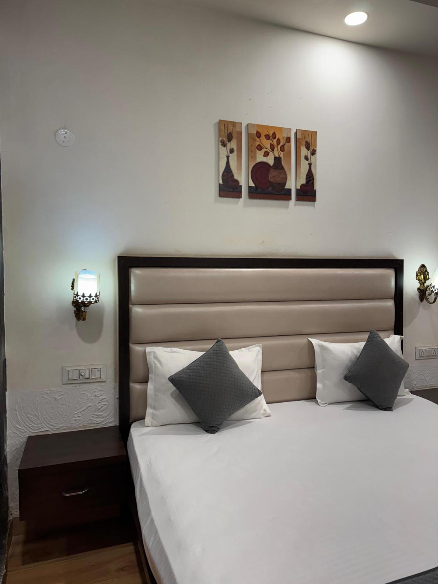 Sparkle Hotel